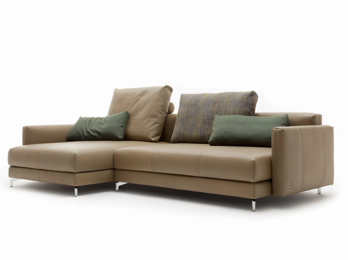 Sofa z szezlongiem Rolf Benz NUVOLA w skórze naturalnej