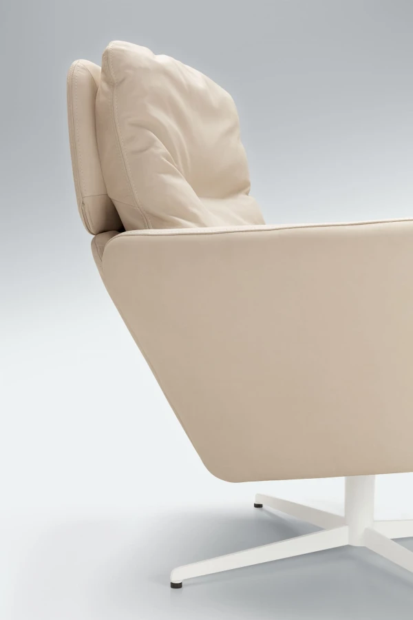 AMY_studio_armchair_aniline4_natur_6.jpg