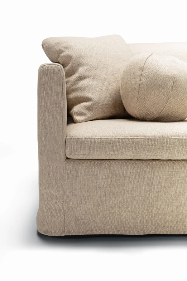 LILL_2seater_round_pillow_iris_1_natural_4.jpg
