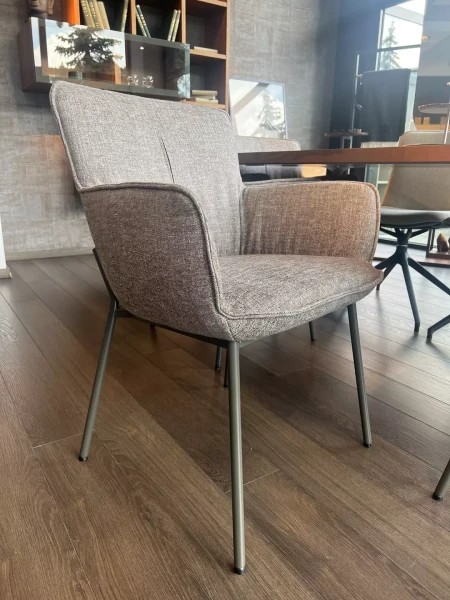 Krzesło | fotel do jadalni Rolf Benz 655 z podłokietnikami | W ZESTAWIE 4 SZT. TANIEJ