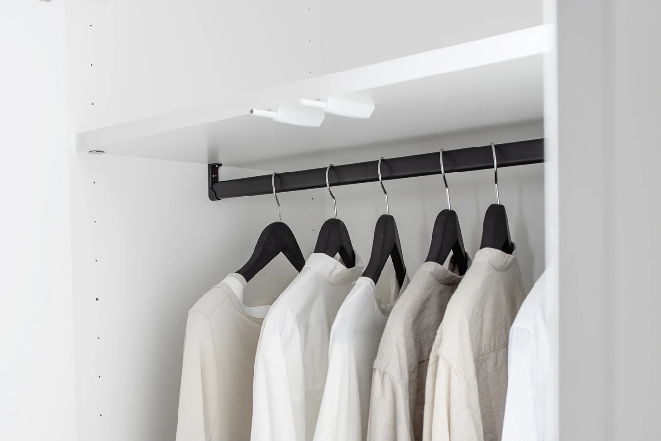 MIRIA_20_Drehtuerenschrank-103_D2.jpg
