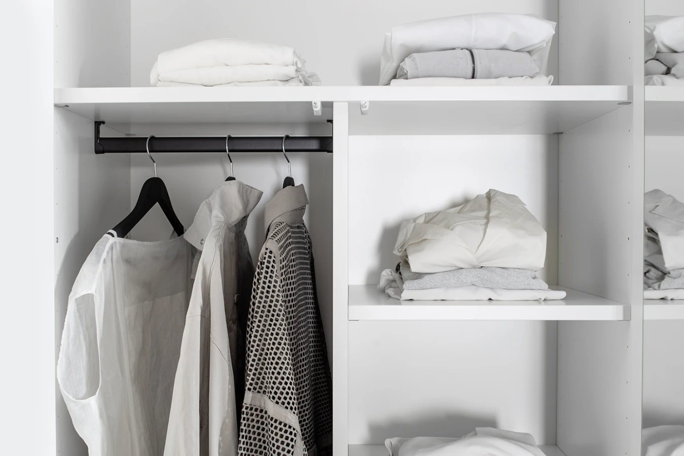MIRIA_20_Drehtuerenschrank-103_D3.jpg