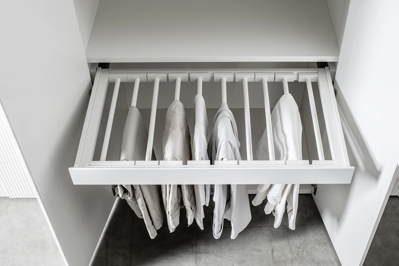 MIRIA_20_Drehtuerenschrank-103_D4.jpg