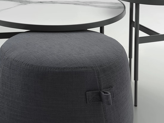 pouf-repose-pieds-personnalisable-rom1961-vanni-meubles-bouchiquet-nord.jpg