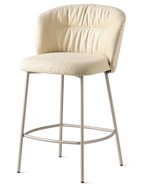 Hoker Calligaris Sweel z metalowymi nogami