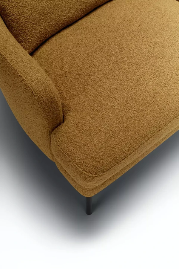 ALICE_armchair_willow_3_mustard_7_domatoria_katowice_fotel_sits_alice.webp