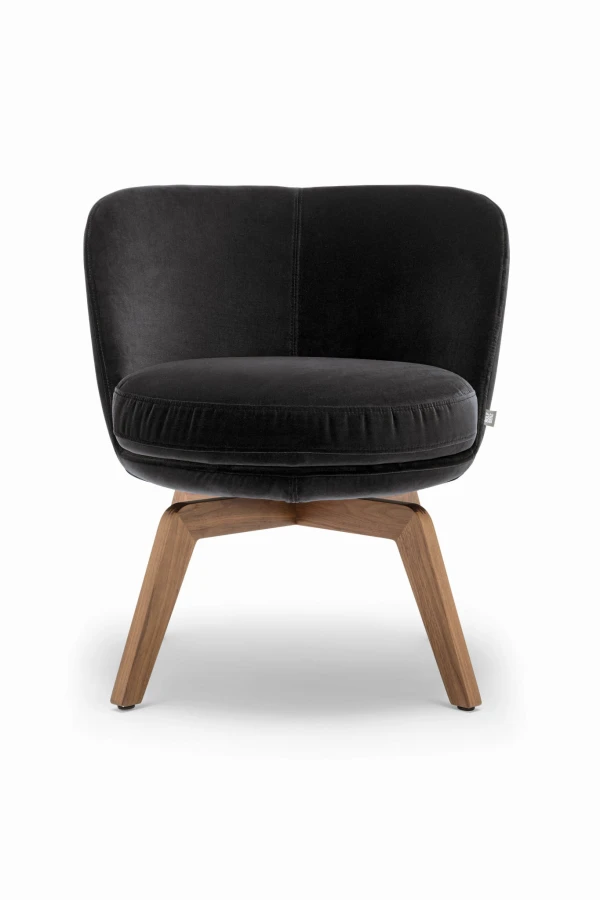 Fotel Rolf Benz 562 - podstawa z litego drewna orzechowego