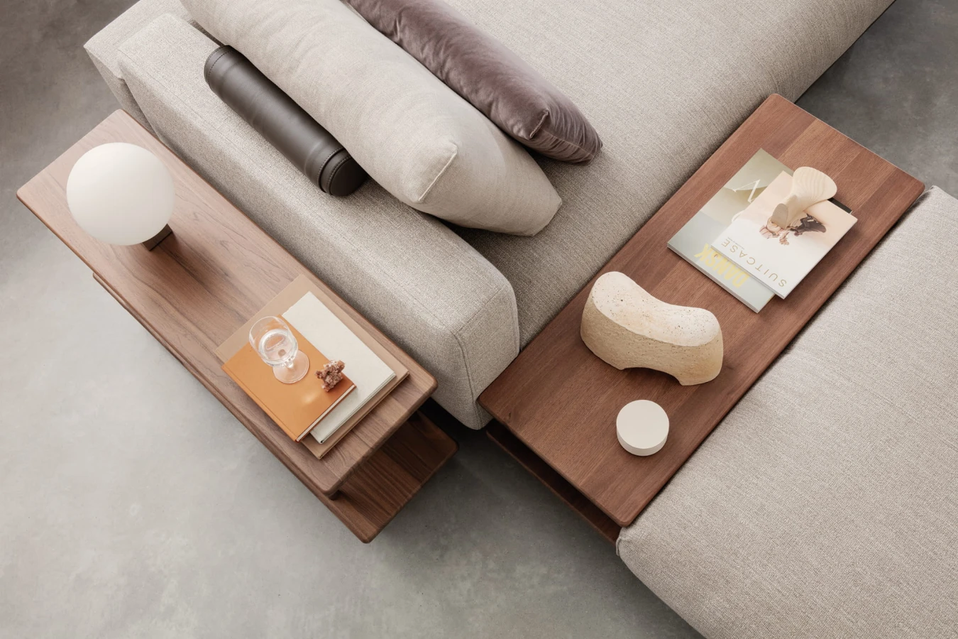 Sofa Rolf Benz VOLO w połączeniu ze stolikami RB 933