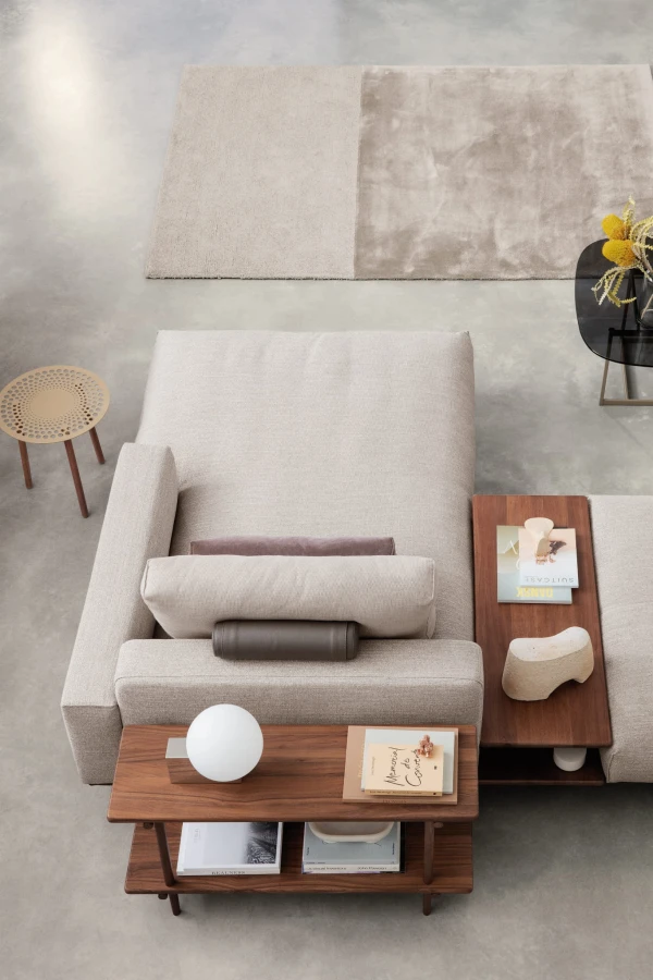 Sofa Rolf Benz VOLO w połączeniu ze stolikami RB 933