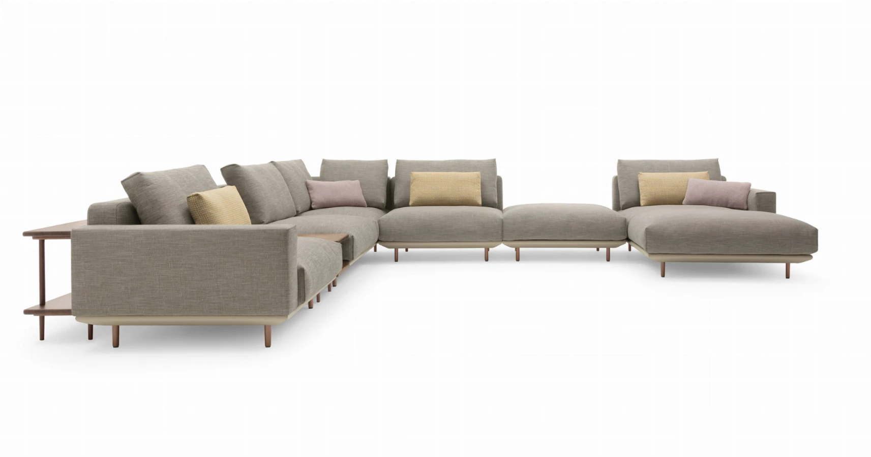 Sofa systemowa Rolf Benz VOLO w kompozycji ze stolikami RB 933