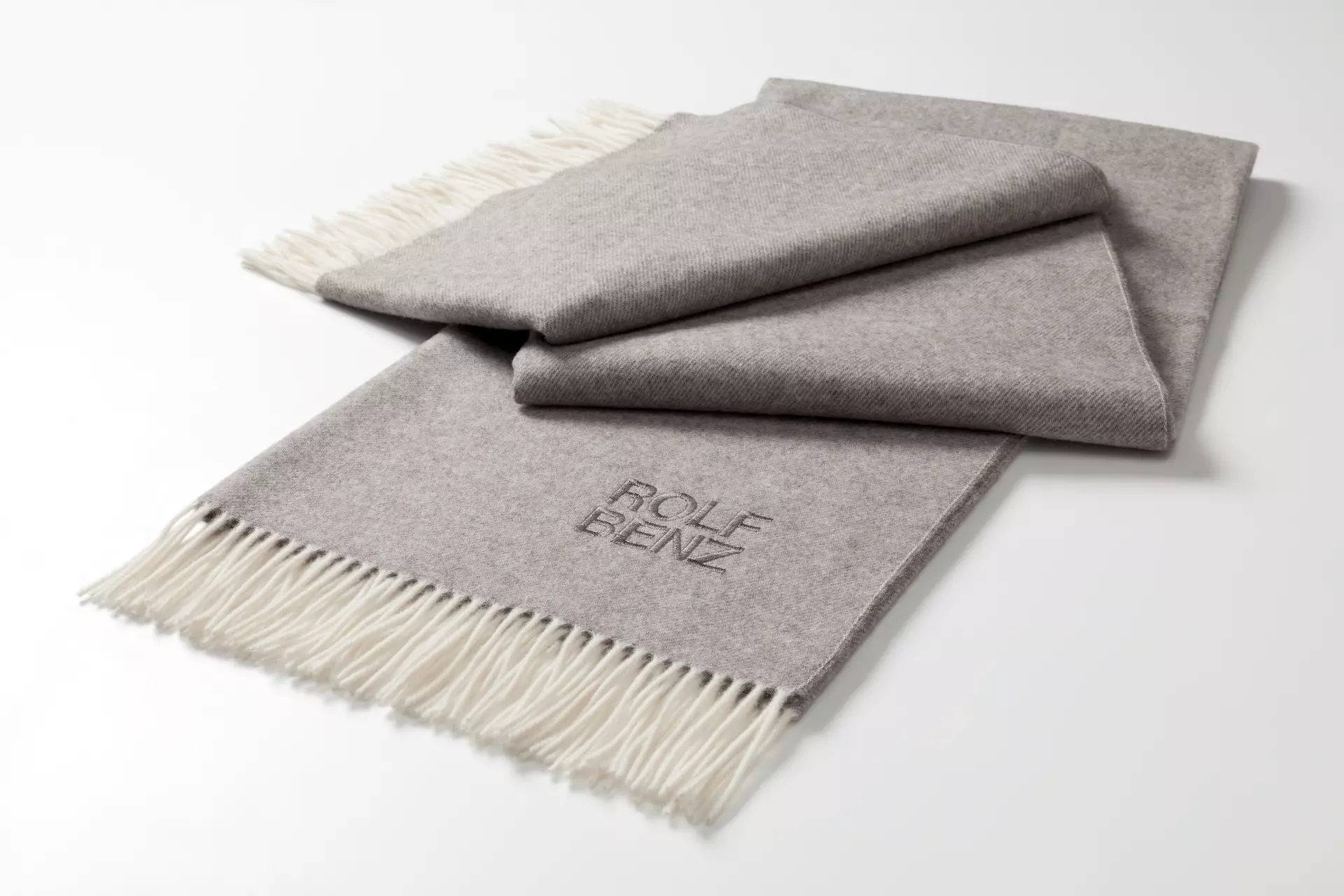 Rolf_Benz_pled_koc_narzuta_plaid_F_13_003 .webp