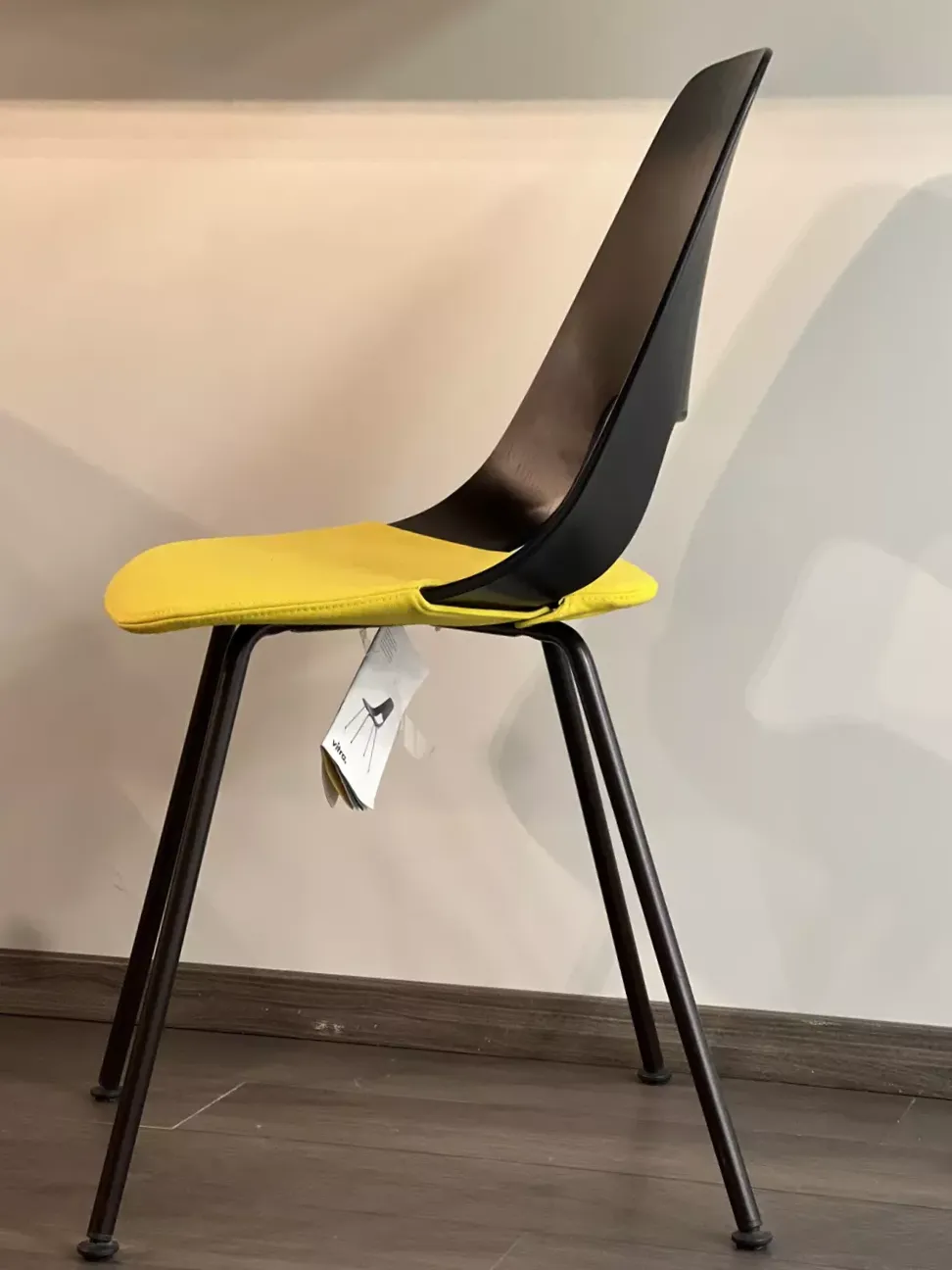 Vitra_JILL_Tube_chair_original_IMG_2611 .webp