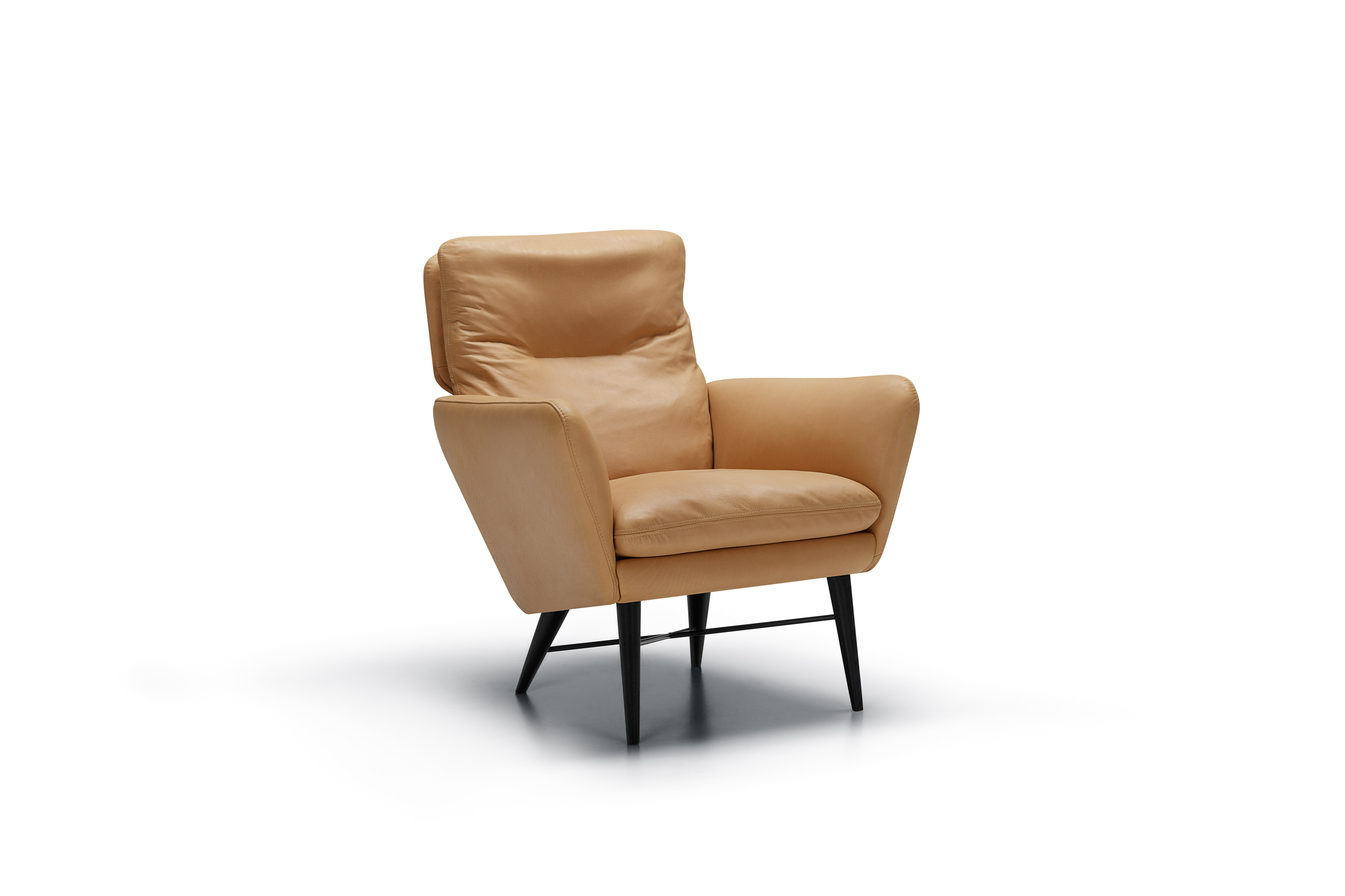 AMY_armchair_aniline_1_latte_2.jpg