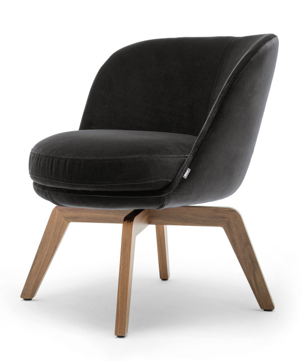Fotel Rolf Benz 562 - podstawa z litego drewna orzechowego
